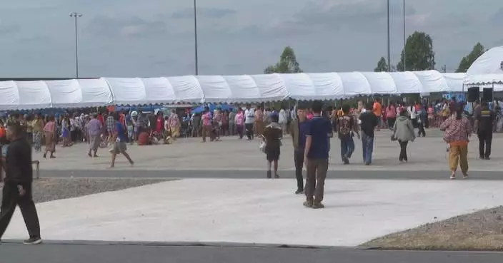 More residents flee to shelters as fighting flares along Thailand–Cambodia border