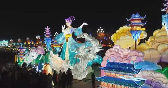 Festive spirit spreads across China as New Year approaches