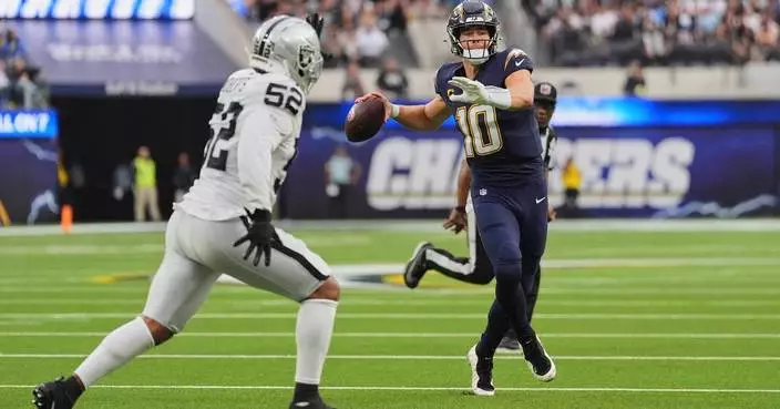 Chargers QB Justin Herbert returns to practice Thursday following surgery on non-throwing hand
