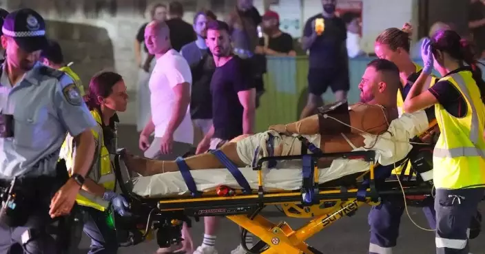 Photos show the scene of a deadly attack on Sydney&#8217;s Bondi Beach