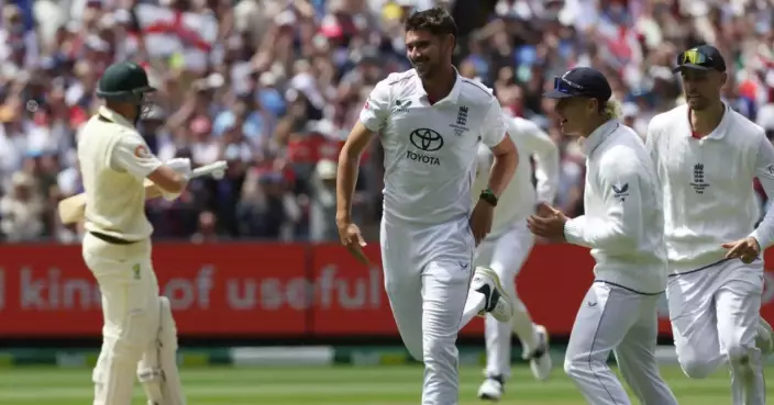 Ashes advantage England: Visitors take 4 Australian wickets after winning the toss at the MCG