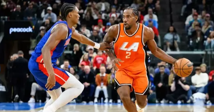 Leonard scores a career-best 55 points to lead the Clippers past the East-leading Pistons 112-99