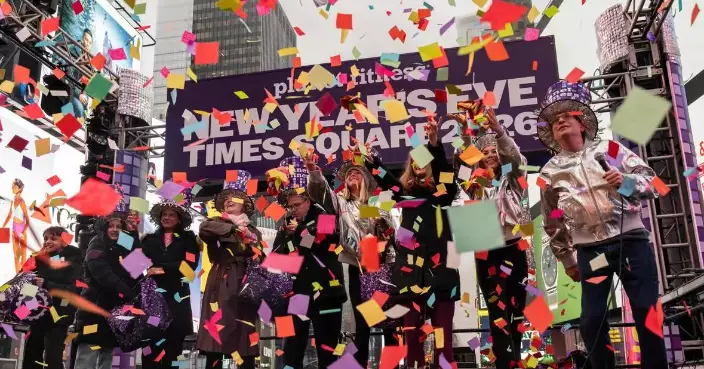 Roses in the rain? New Year’s Day parade in Pasadena gets wet forecast. Bundle up for NYC ball drop