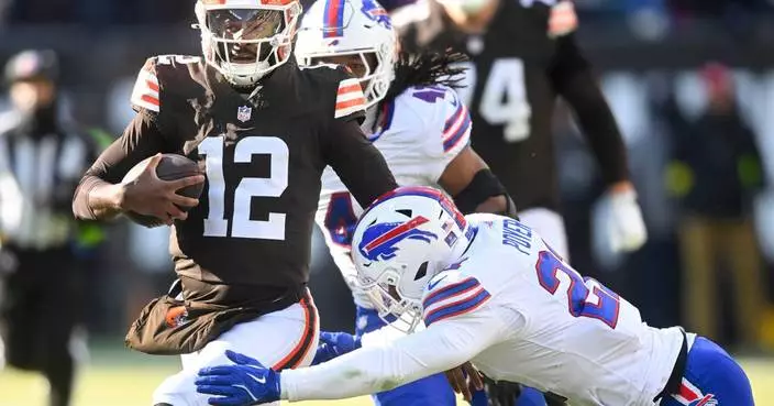 Browns beset by injuries on offense while still trying to evaluate Shedeur Sanders