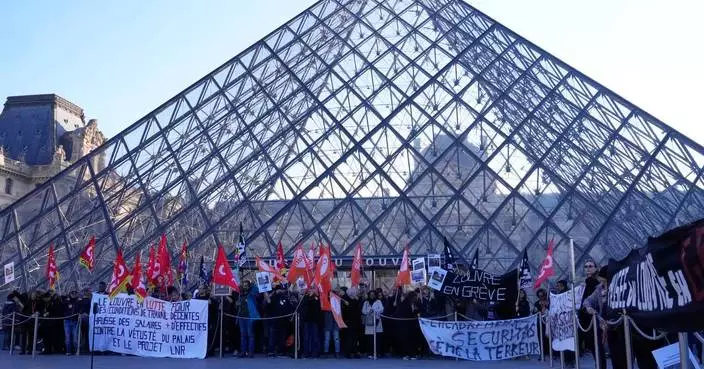 Louvre workers to vote on extending strike as security scrutiny intensifies