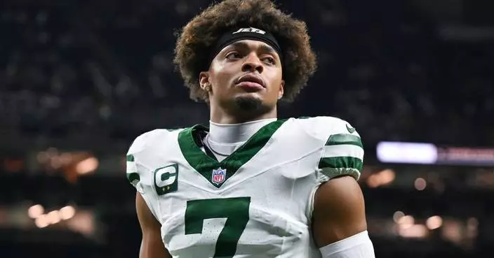 Jets placing QB Justin Fields on injured reserve, ending disappointing season