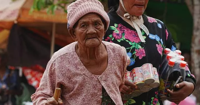 Emotional evacuees recount moments they fled Thailand-Cambodia fighting