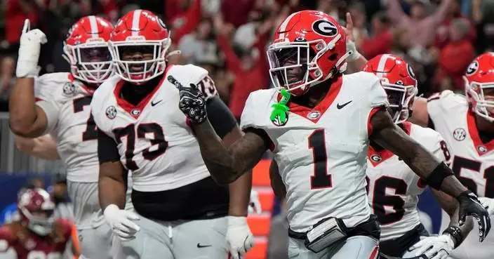 Indiana jumps to No. 1 in AP Top 25 ahead of Georgia, Ohio State in final rankings before playoff