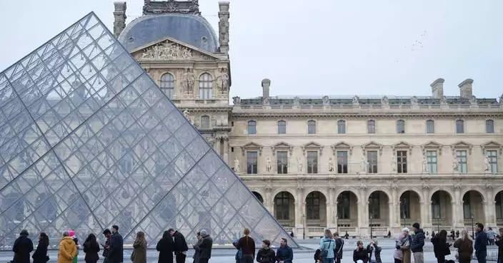 Louvre reopens fully after staff vote to suspend strike