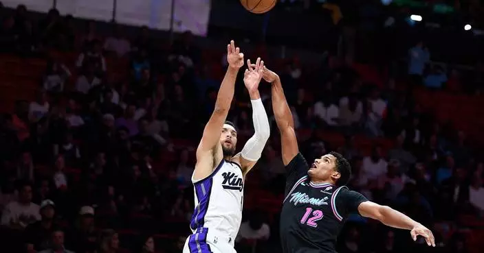 Zach LaVine scores 42, Kings top Heat 127-111 to snap four-game slide