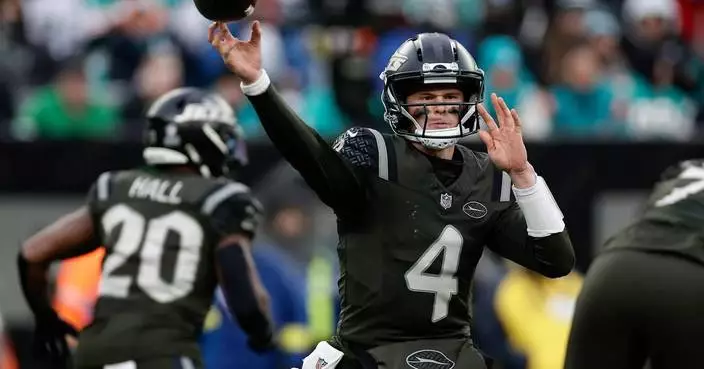 Undrafted rookie QB Brady Cook takes snaps with Jets starters with Tyrod Taylor, Justin Fields out