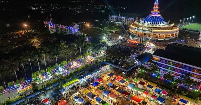 Sakon Nakhon Christmas Star Parade goes global stage