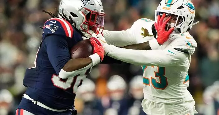 Rhamondre Stevenson scores 3 TDs and playoff-bound Patriots beat Dolphins 38-10