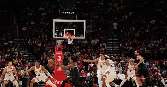 Clock and scoreboard malfunction delays Rockets vs. Suns game