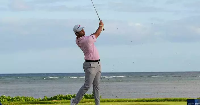 Davis Riley takes 2-shot lead in PGA Tour opener at wind-swept Waialae