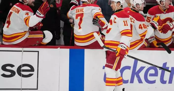 Backlund and Sharangovich lead Flames to 3-1 road win over Blackhawks