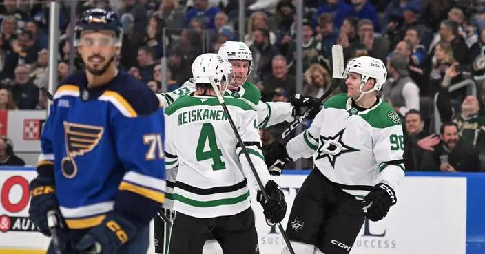 Harley’s late goal lifts Stars past Blues, 4-3