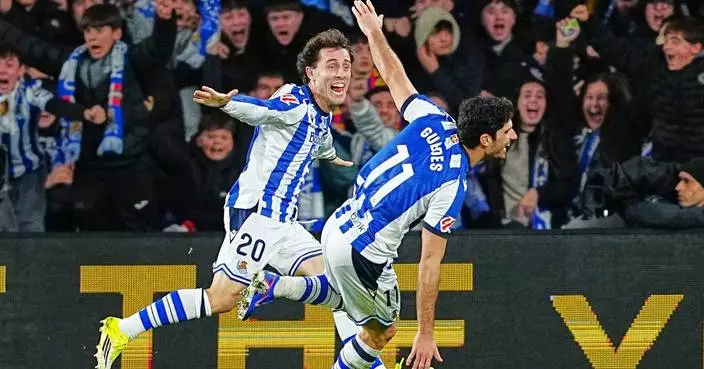 Barcelona’s 11-game winning streak ends with 2-1 loss at Real Sociedad in Spanish league