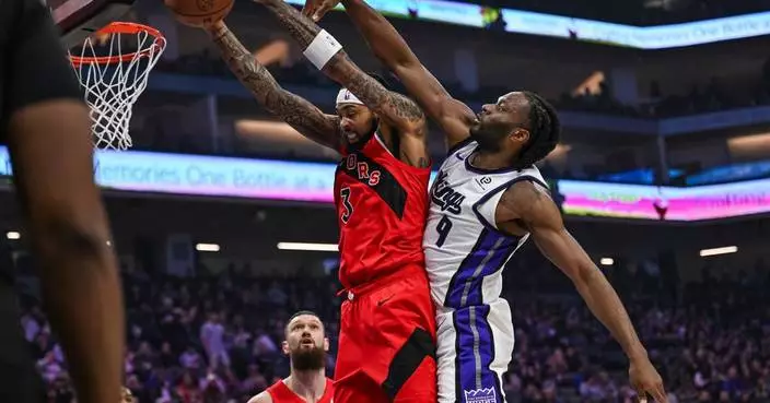 Barnes, Raptors heat up in third quarter to beat Kings 122-109