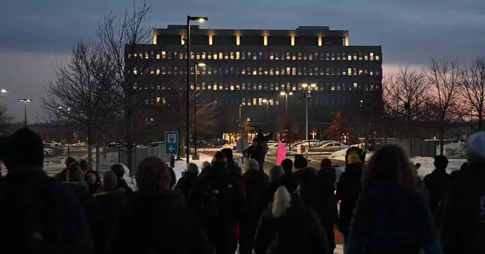 New video shows the minutes before immigration officer fatally shoots woman in Minneapolis