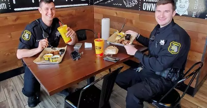 Dickey’s Barbecue Pit Thanks First Responders with Free Pulled Pork Sandwich as Winter Storms Hit