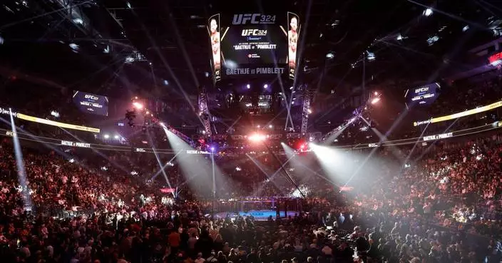 Gaethje upsets Pimblett to win interim lightweight title at UFC 324