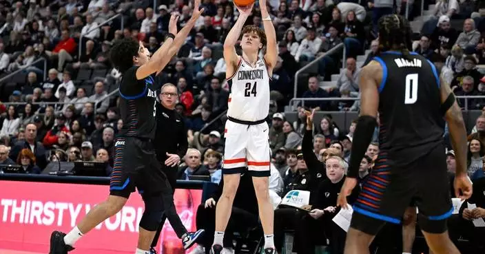 Newcomers fitting in for top-ranked UConn women and No. 3 UConn men’s basketball programs