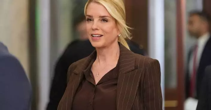 Federal prosecutors slam Mangione lawyers’ ‘meritless’ claims about Bondi’s lobbying ties