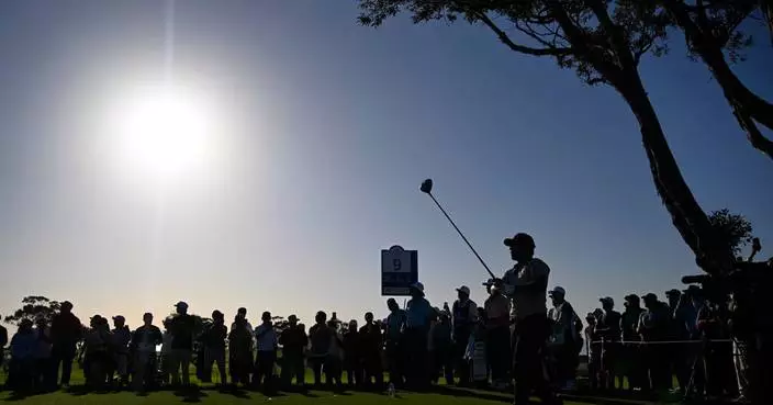 Xander Schauffele misses the cut at Torrey Pines. That ends PGA Tour's 5th-longest streak