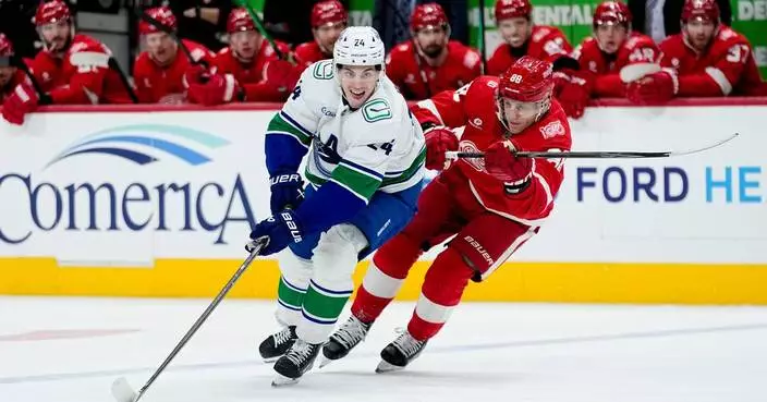 Patrick Kane becomes 50th player in NHL history to reach 500 goals