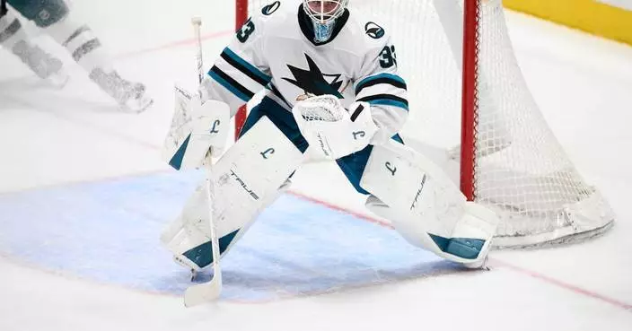 Goalie fight breaks out between Florida's Sergei Bobrovsky and San Jose’s Alex Nedeljkovic