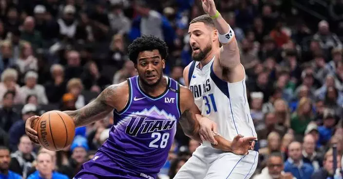 Thompson scores 23 points, including the 17,000th of his career, as Mavericks beat the Jazz 138-120