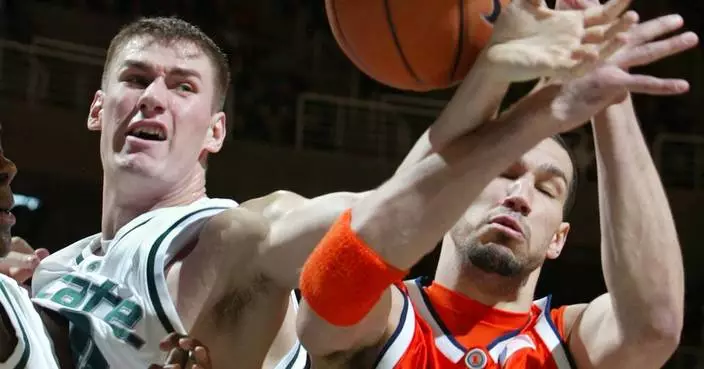 Ex-Michigan State star Paul Davis apologizes for verbally abusing ref and getting kicked out of seat