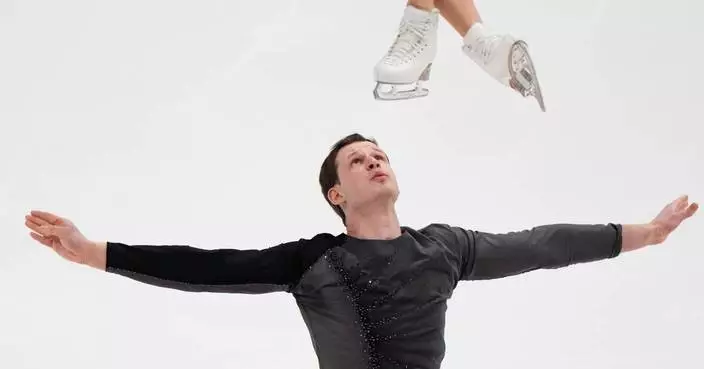 Efimova and Mitrofanov dazzle in short program but face citizenship hurdle for Olympics