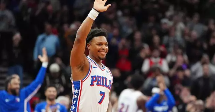 Former Raptors star Kyle Lowry gets huge ovation in four-quarter cameo as 76ers win in Toronto