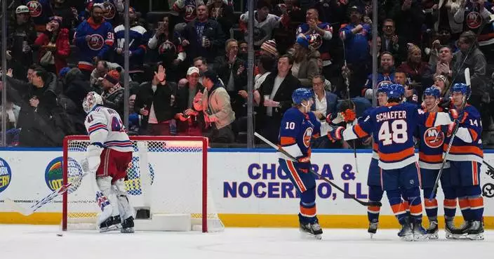 Islanders roll past Rangers 5-2 in Palat’s first game