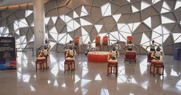 Smart technologies bring futuristic experiences for New Year holidaymakers across China