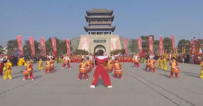 Chinese people welcome New Year with various activities