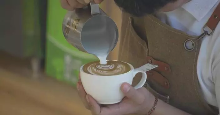 Coffee tourism booms in southwest China during New Year holiday