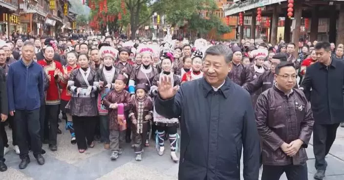 Xi calls on ethnic regions to preserve unique culture, boost tourism
