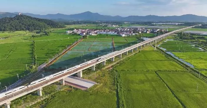 Railway fixed asset investment tops 900 billion yuan in 2025