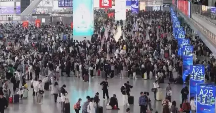 China’s daily passenger trips up nearly 20 pct during New Year holiday