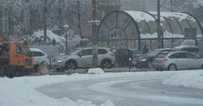 Heavy snowfall blankets Serbia, closing transport, power