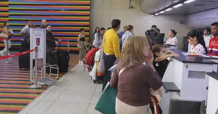 Caracas airport resumes operation amid fear from U.S. strike