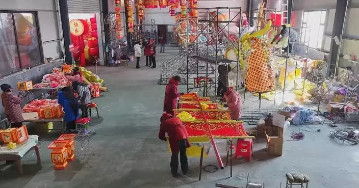 Preparation for Spring Festival activities, goods in full swing