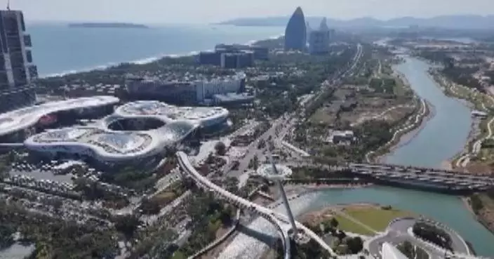 China's visa-free travel drives holiday tourism surge across China