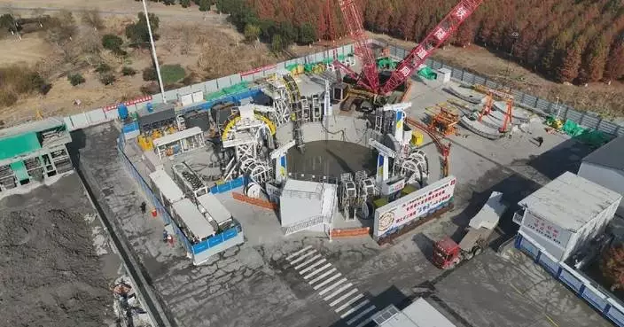 World’s largest-diameter boring machine put into use for Yangtze River railway tunnel