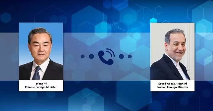 Chinese, Iranian FMs have phone conversation