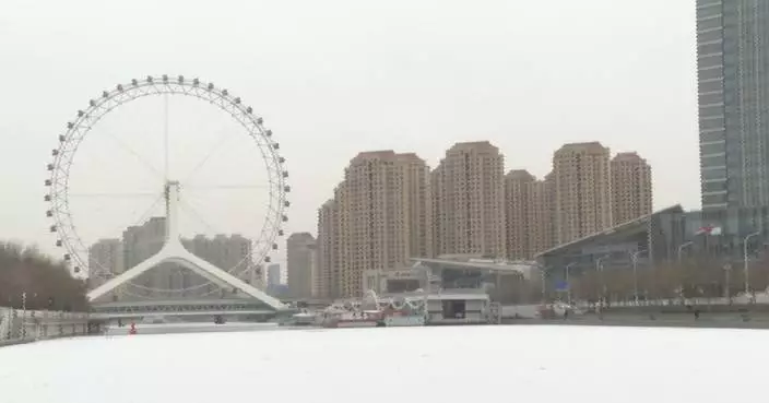 Snow disrupts urban traffic, closes highways across northern China