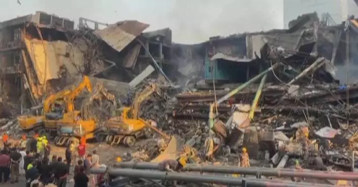 Death toll rises to 24 in shopping mall fire in Pakistan's Karachi